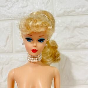 Reproduction Ponytail Vintage Barbie Blonde for OOAK Fashion Doll Jewelry Pearls